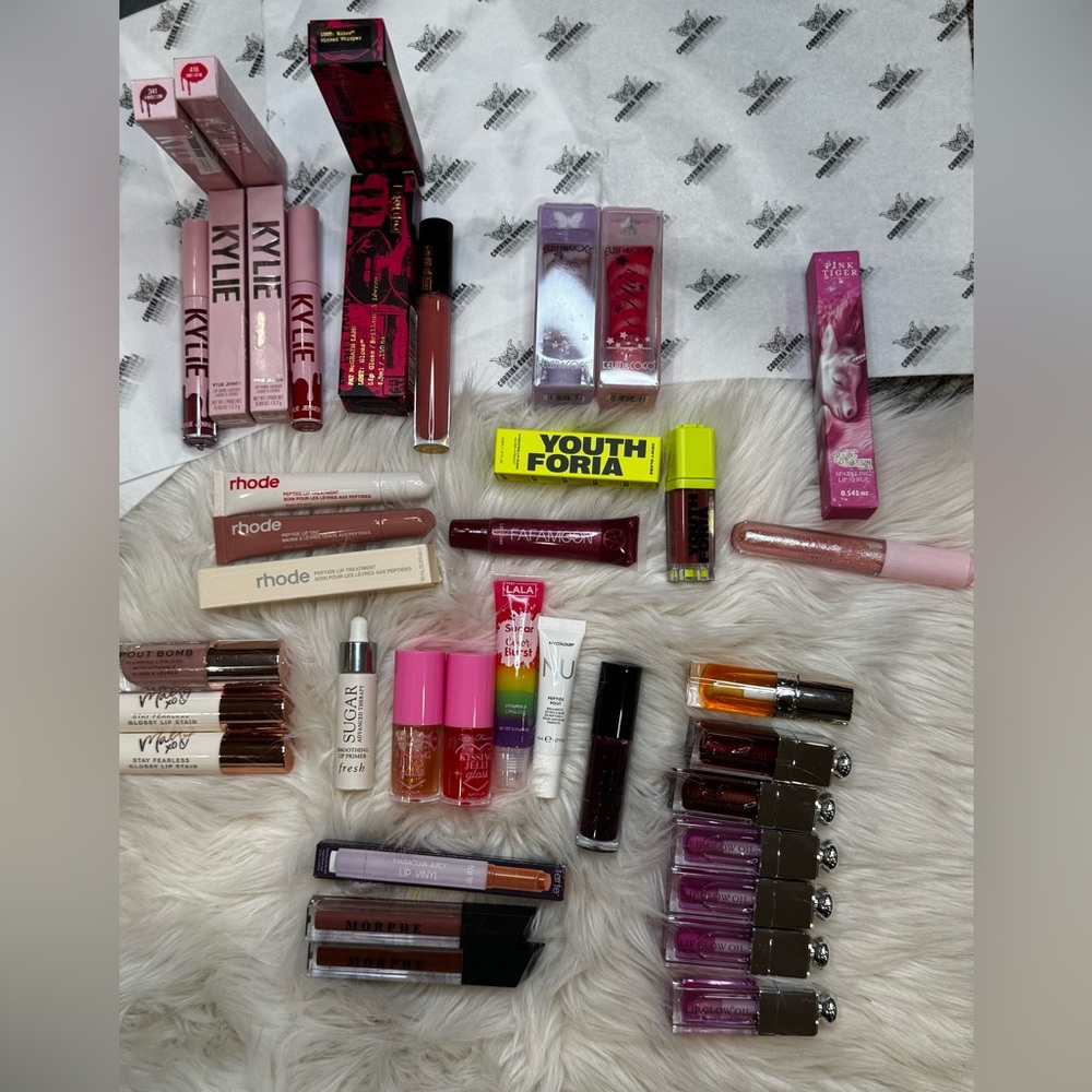 LIPPY DEAL: 1 for $18 (2 for $32) 3 for $48 (4 for $60) custom bid